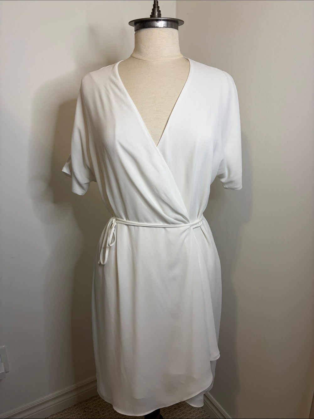 BABATON ARITZIA White Wrap Dress Midi Short Sleeve Tie Waist Elegance SIZE LARGE